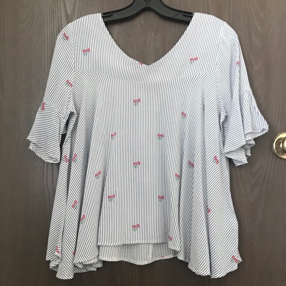 🆕 Lady’s Floral top - chest 40” L22” - Picture 3 of 6